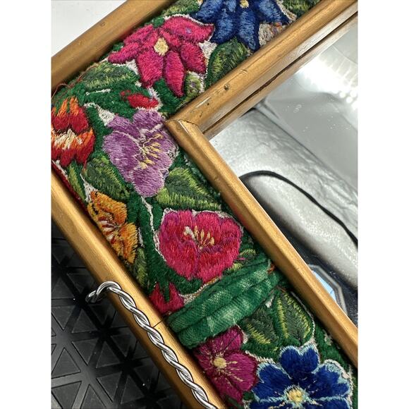 Vintage Mid Century Needlepoint Floral Birds Mirror Embroidery - Picture 6 of 8